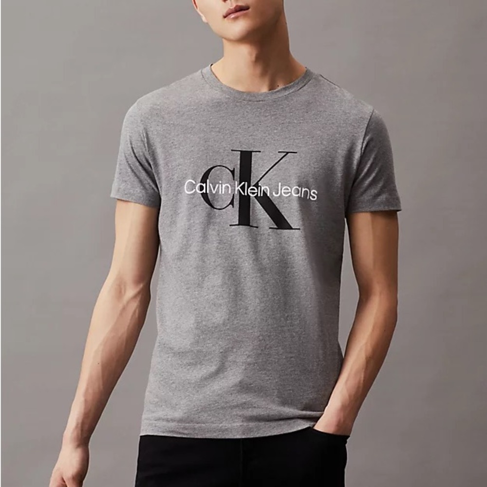Calvin Klein Jeans Logo T-Shirt – Charcoal – Men’s Large